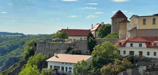 Vyhlídka na znojemský hrad od kostela sv. Mikuláše ve Znojmě