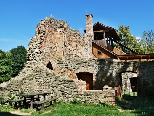 Zřícenina Janův hrad ve Vizovicích