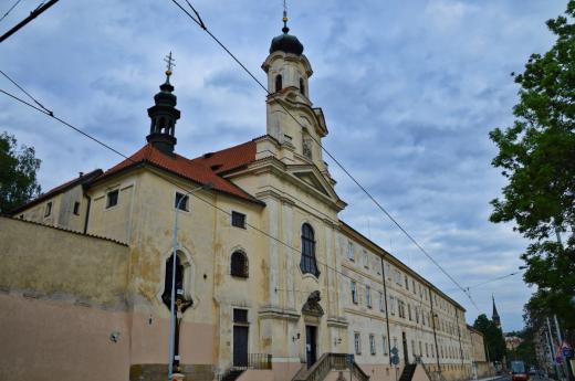 Kostel Panny Marie Bolestné a klášter alžbětinek