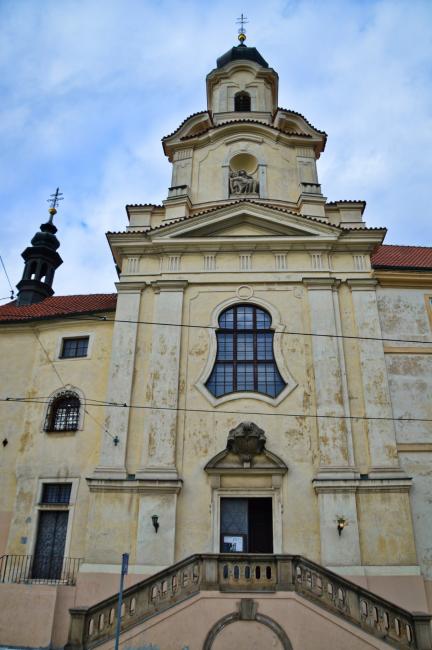 Kostel Panny Marie Bolestné a klášter alžbětinek