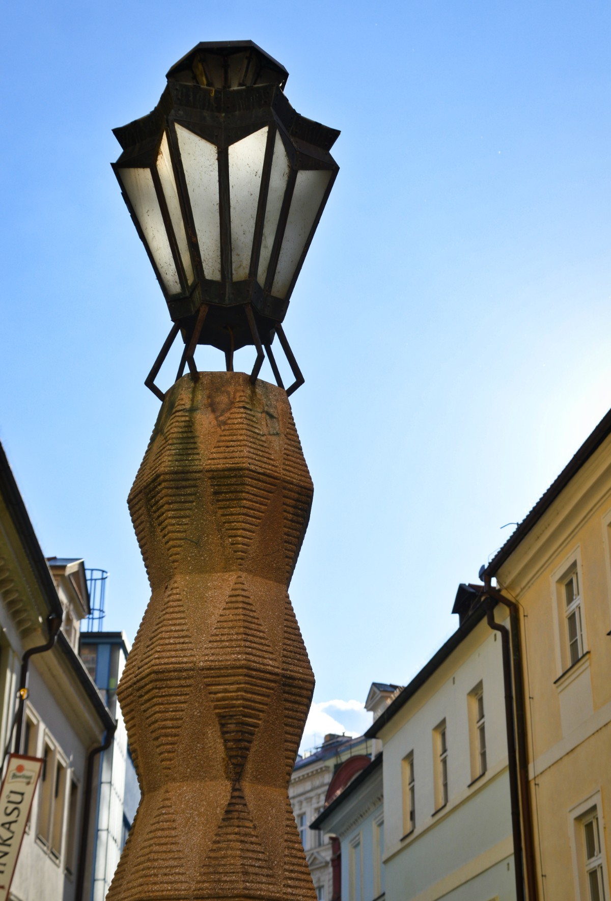 Kubistická lampa od Emila Králíčka