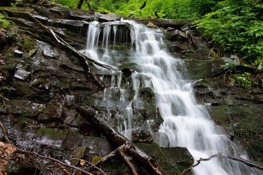 Vodopády v přírodní rezervaci Zimný potok