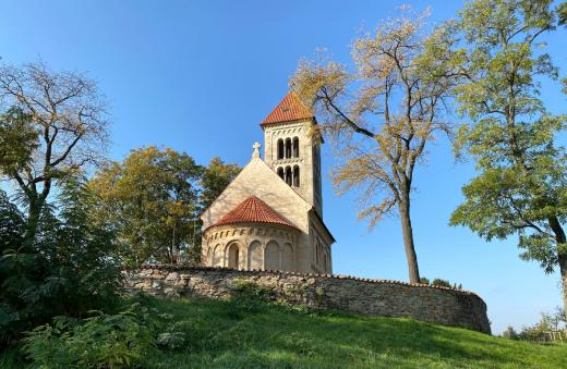 Románský kostel sv. Jakuba u Kutné Hory