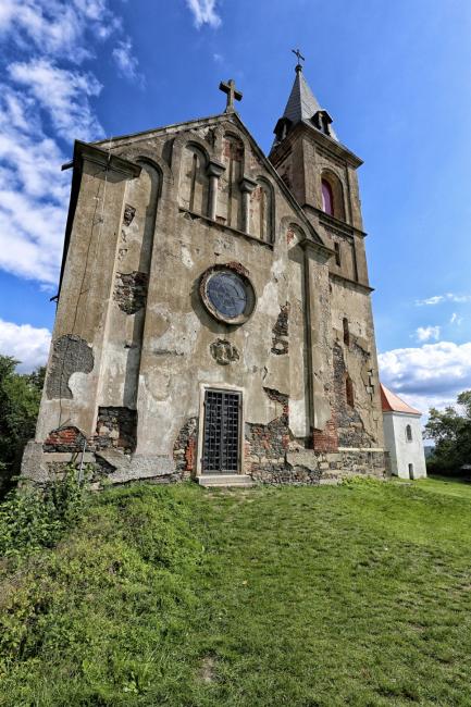 Zřícenina hradu Švamberk - kostel svaté Máří Magdaleny